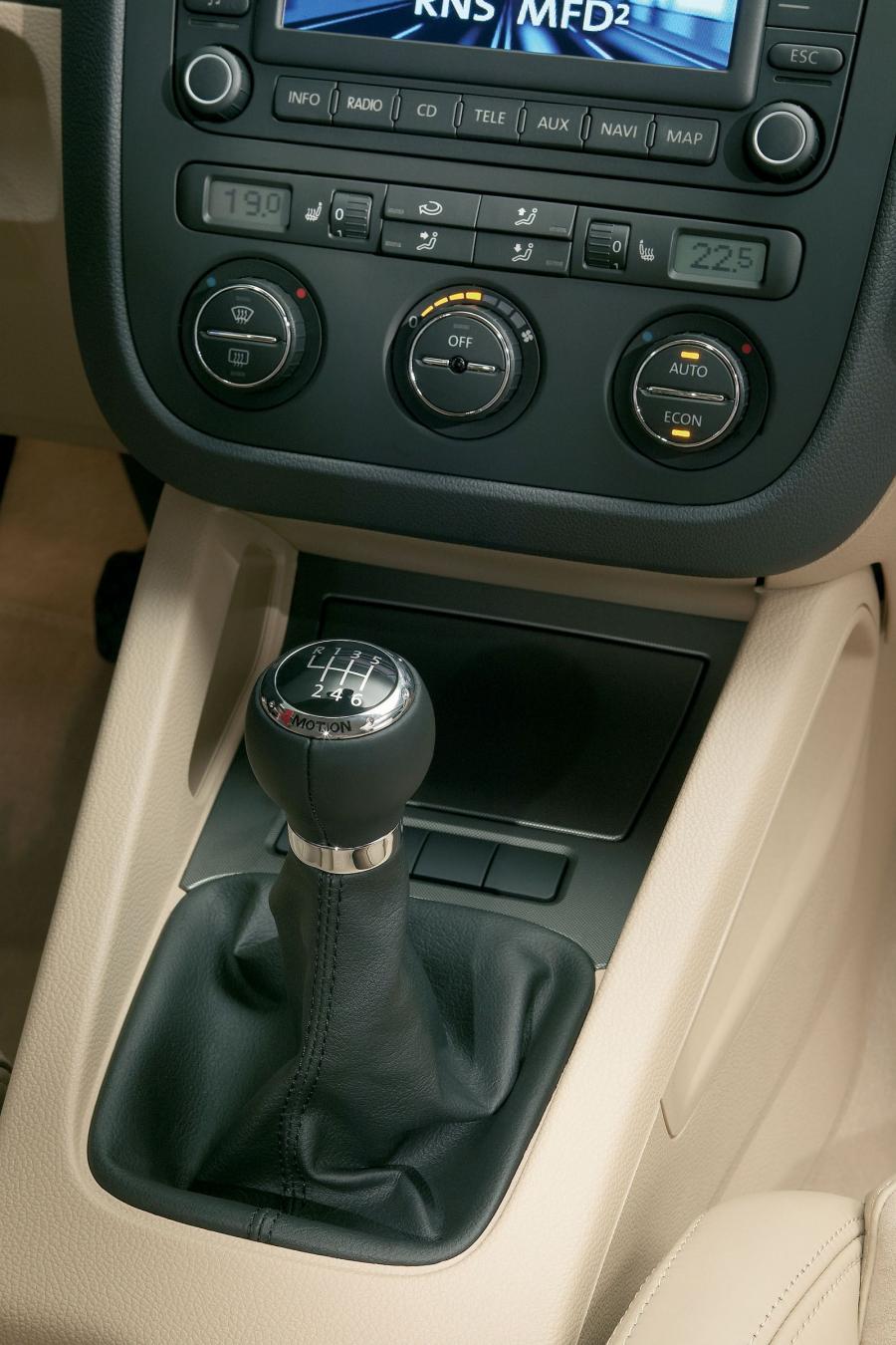  Volkswagen Golf 2004 года  (фото 106 из 170)